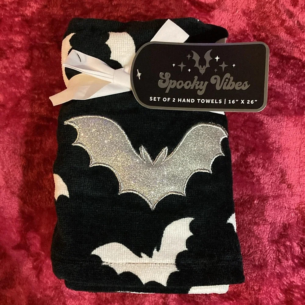 Silver bat 2 pack hand towels